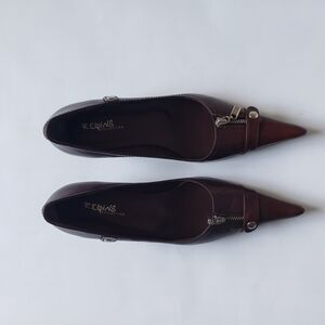 Kitten heel brown pumps